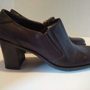 NEW Bass Shoes Womens Brown Slip On With Heel